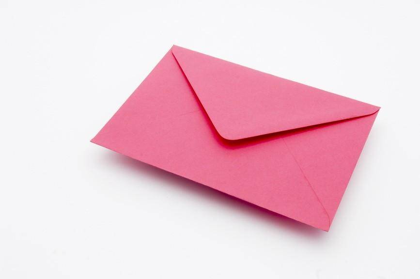 गुलाबी लिफ़ाफ़े