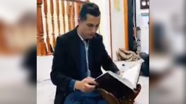 तथ्य की जाँच करें: वायरल वीडियो में कुरान पढ़ने वाले रोनाल्डो के डोपेलगैंगर पर नेटिज़न्स की यात्रा