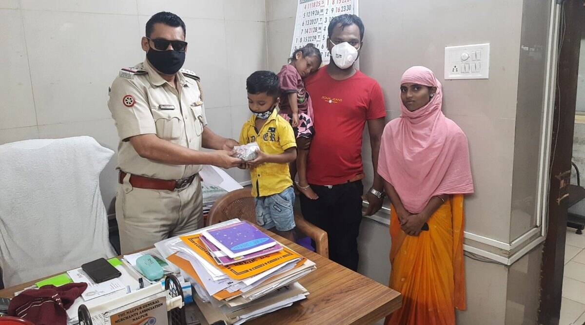 nagpur-police-piggybnk.jpg, बेटे के गुल्लक से पैसे लाने वाले ड्राइवर की ओर से नागपुर पुलिस ने चुकाया जुर्माना